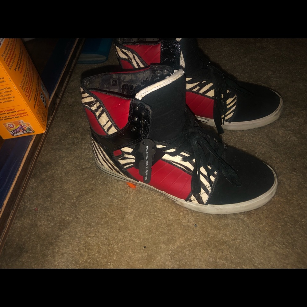 Supra sky top kamikaze/ red zebra print. Size 9